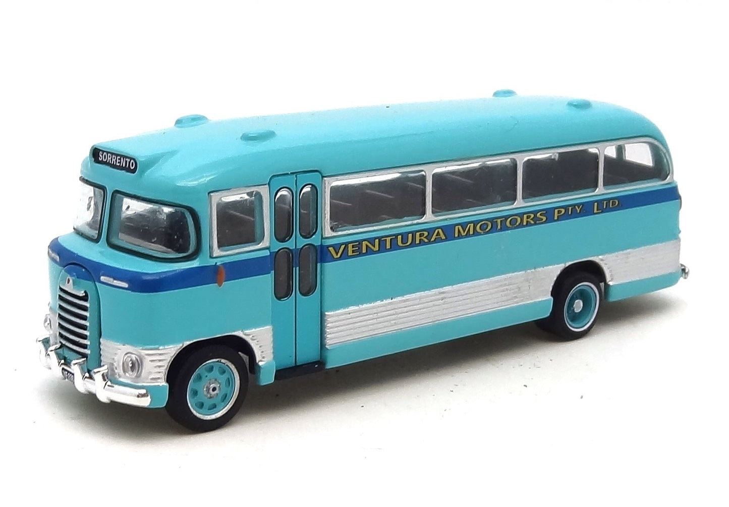 ROAD RAGERS 1:87 1958 Bedford VENTURA BUS LINES - Item R.065