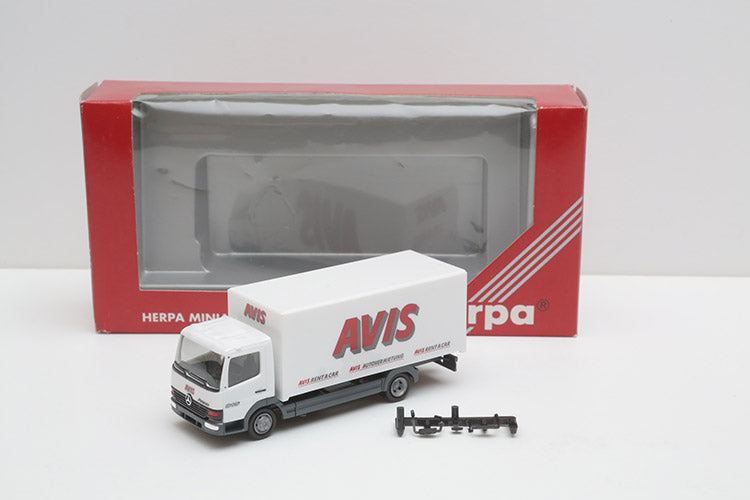 USED/OLD STOCK- Herpa Mercedes-Benz AVIS 1:87 item 0009