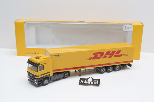 USED/OLD STOCK- AWM/Herpa Mercedes-Benz DHL 1:87 item 0007