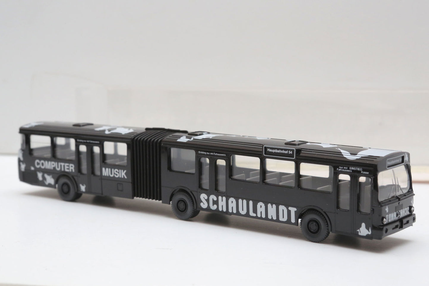 USED/OLD STOCK 1:87 scale, Wiking articulated bus item 0116