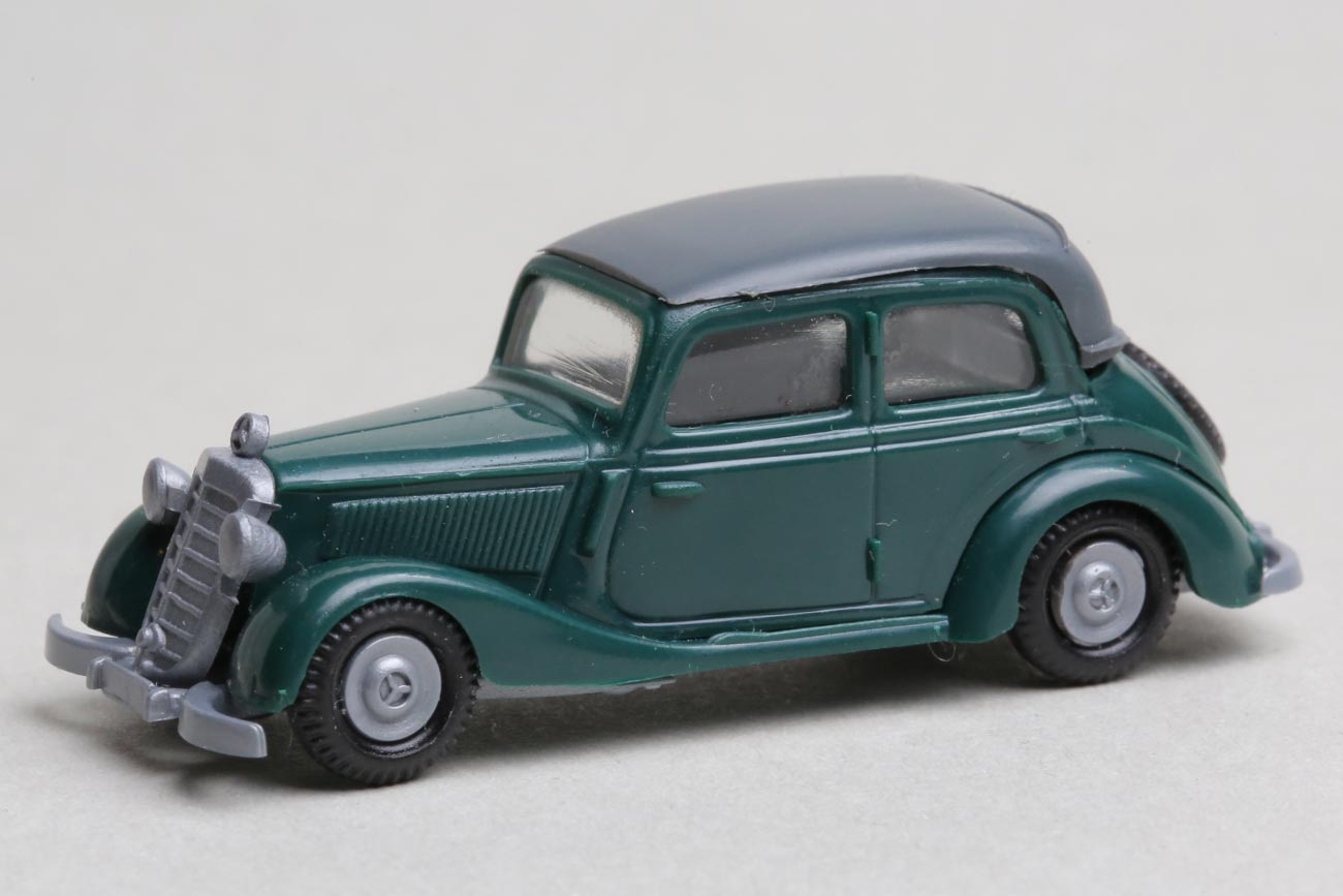 Used/old stock 1:87 scale, Praline, green Mercedes Benz 170V - item 0140