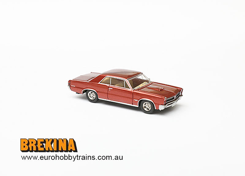 BREKINA 1:87 Pontiac GTO Coupe, metallic red - item 18101