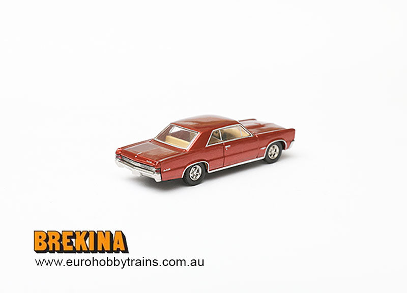 BREKINA 1:87 Pontiac GTO Coupe, metallic red - item 18101