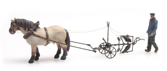 ARTITEC 1:87 Farmer Horse and plough - item 387.392