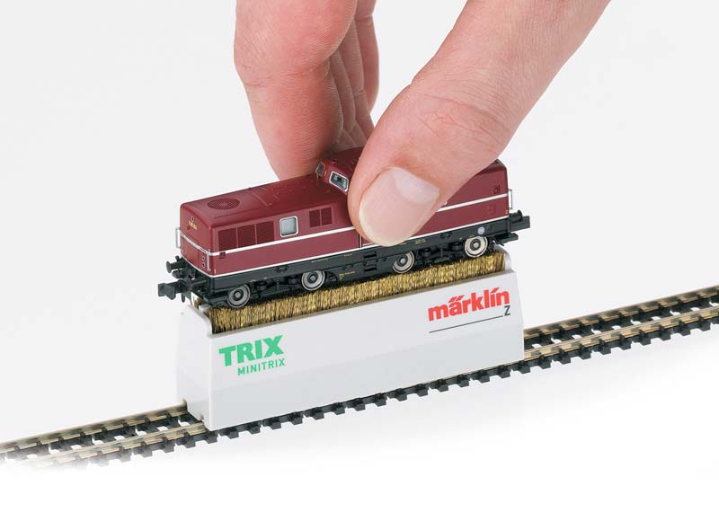 TRIX N and Z Scale Locomotive wheel cleaning brush item 66623