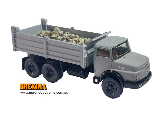 BREKINA 1:87 Mercedes LAK 2624 with load, grey - item 81157