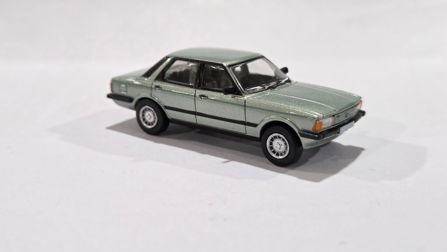 BREKINA 1:87 Ford Taunus Favorit (TC3), light green metallic - item PCX870698