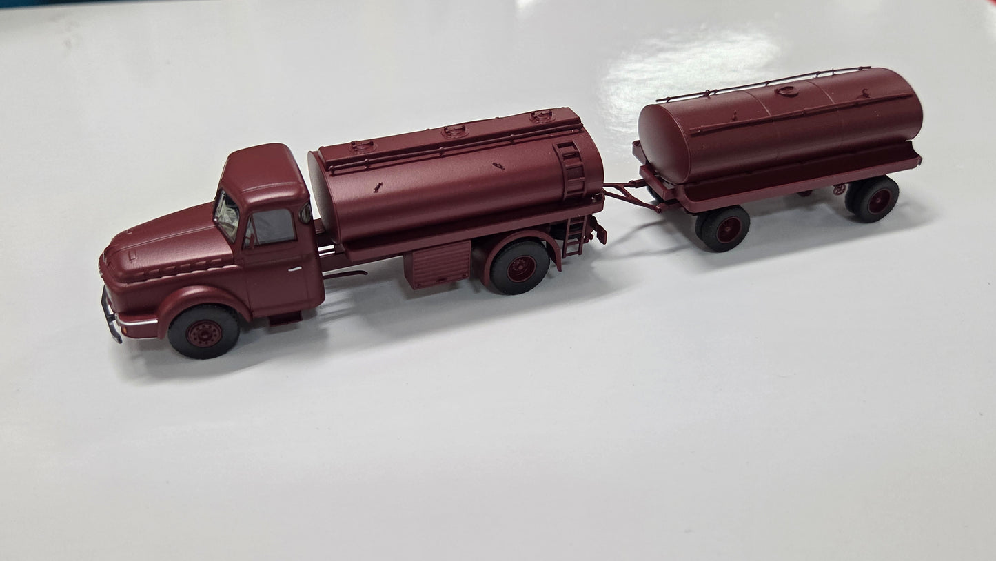 REE MODELES 1:87 Willeme wine tanker with trailer - item CB-070