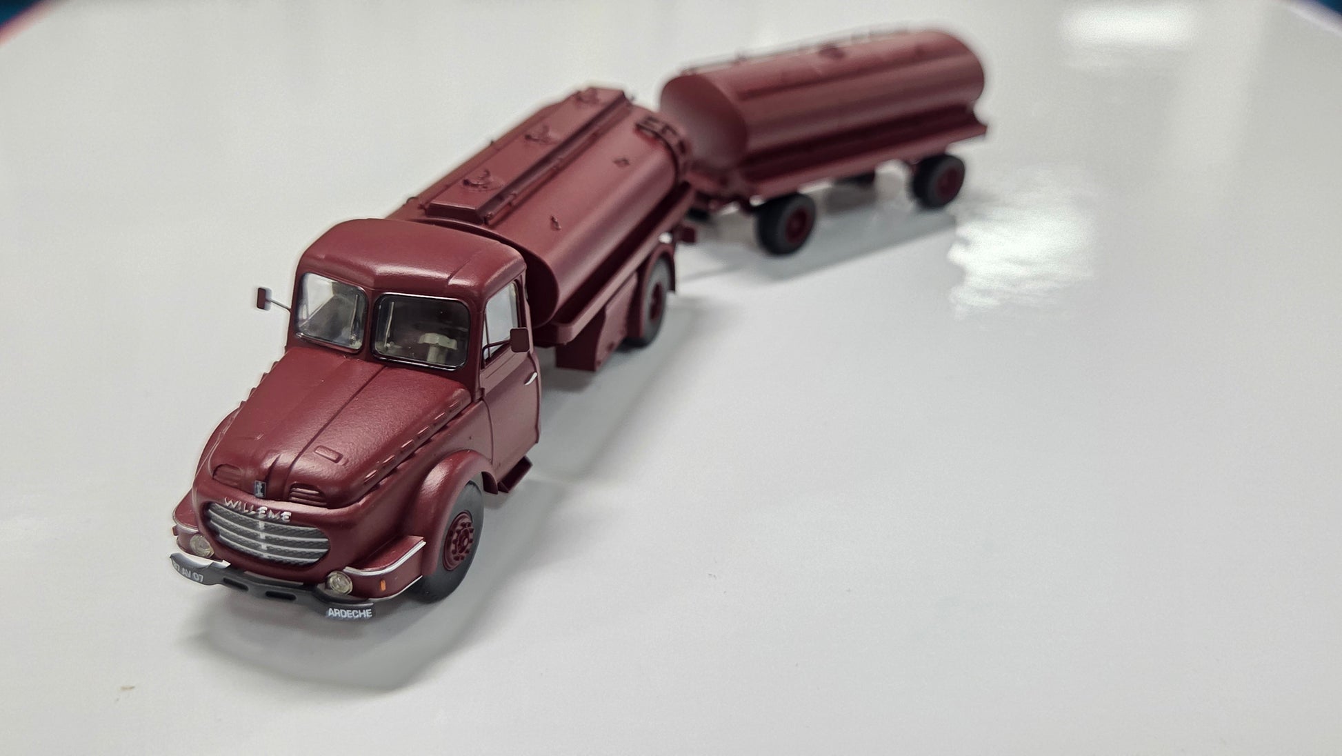 REE MODELES 1:87 Willeme wine tanker with trailer - item CB-070